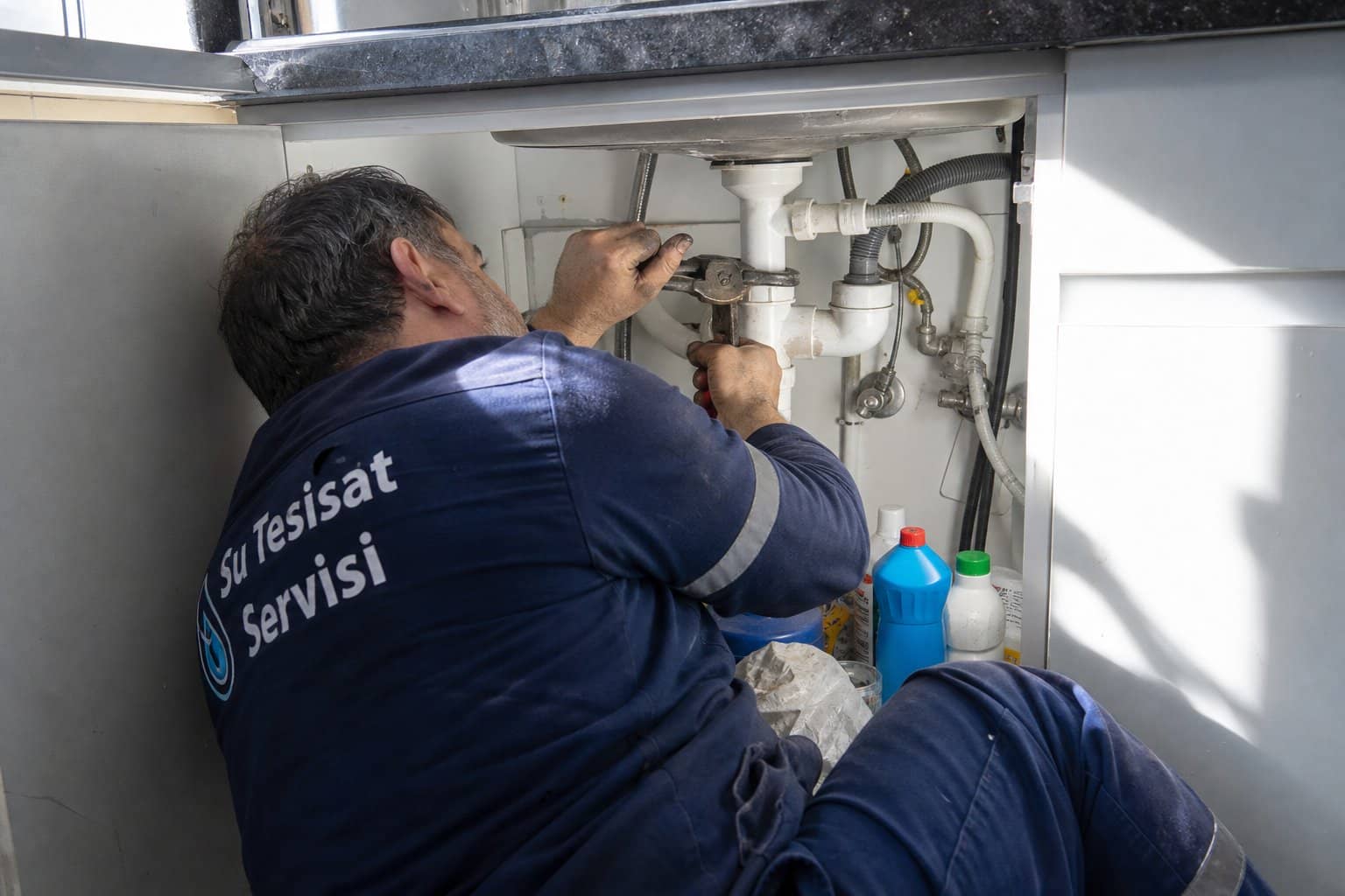 Mevsim Su Tesisat yerinde tesisat kontrolü